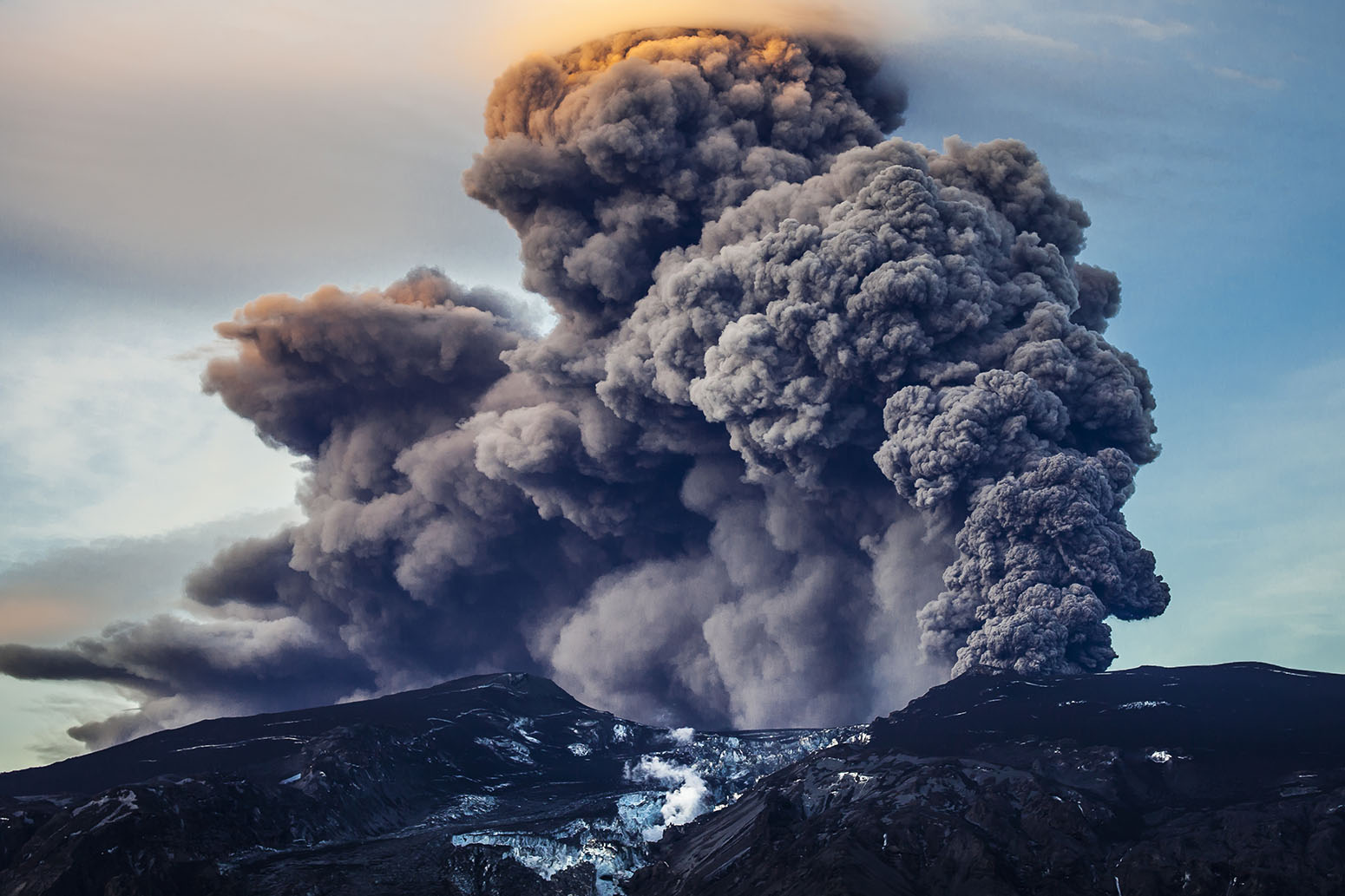 Ash And Gas Cloud Definition